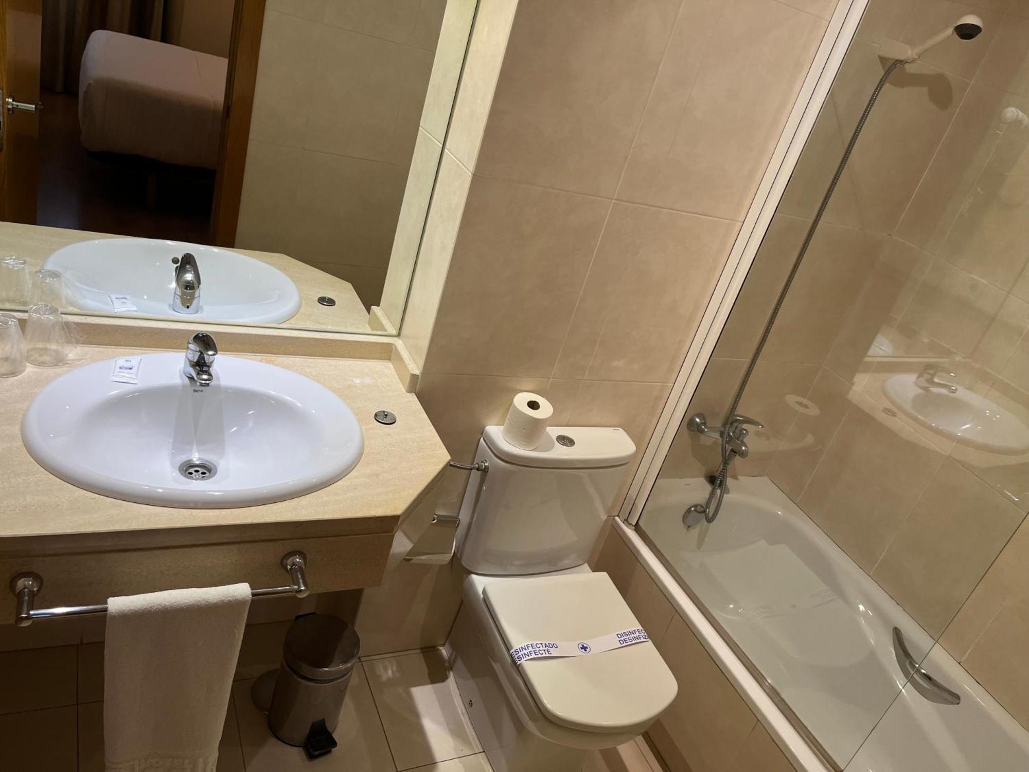 U Hotel Ogalia Vigo Exterior photo